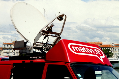 Car staellite Mativi